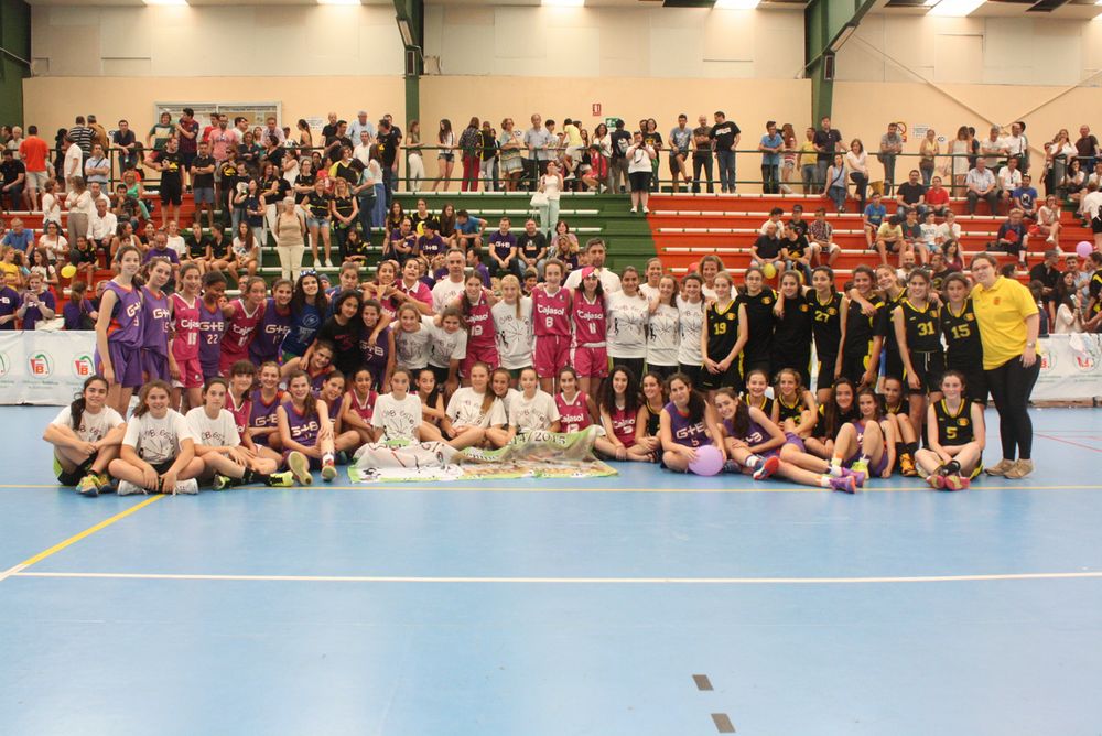 FOTO DE FAMILIA EQUIPOS 1º AL 4º 