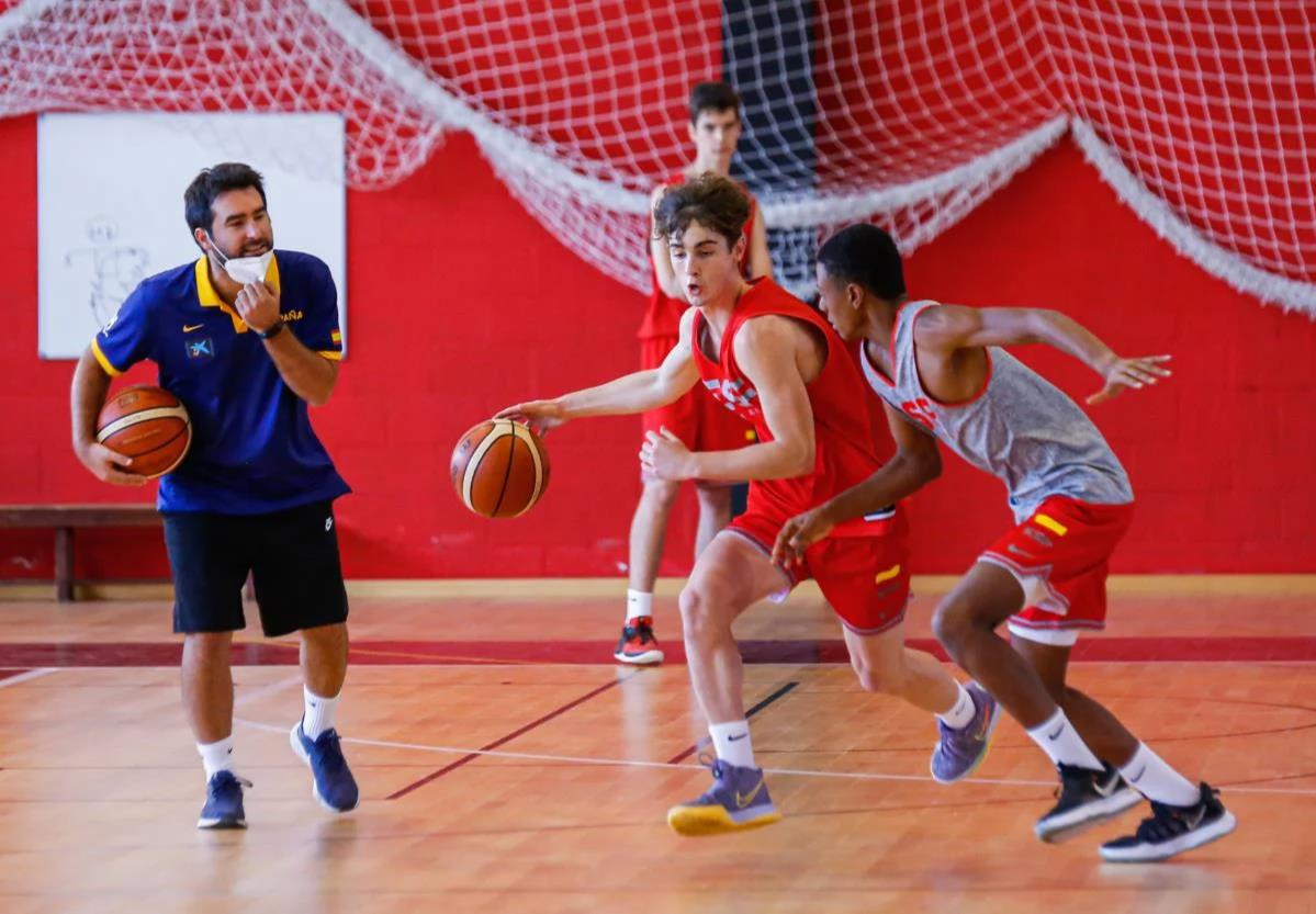 comunicación préstamo Administración 13 jugadores/as y 3 entrenadores de equipos andaluces trabajrán en el  puente de diciembre con las selecciones españolas U15 y U16 - SELECCIONES  ESPAÑOLAS - Federación Andaluza de Baloncesto