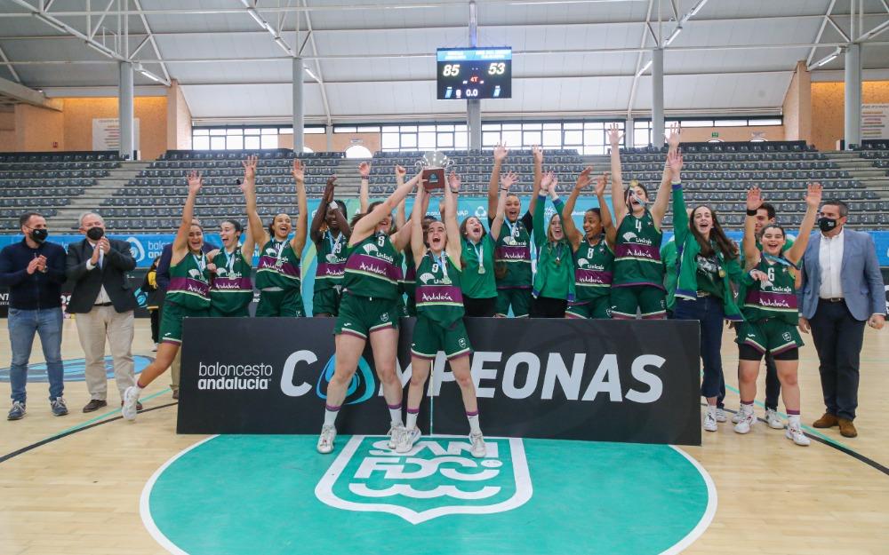 Unicaja Andalucía levanta el título de Campeonas