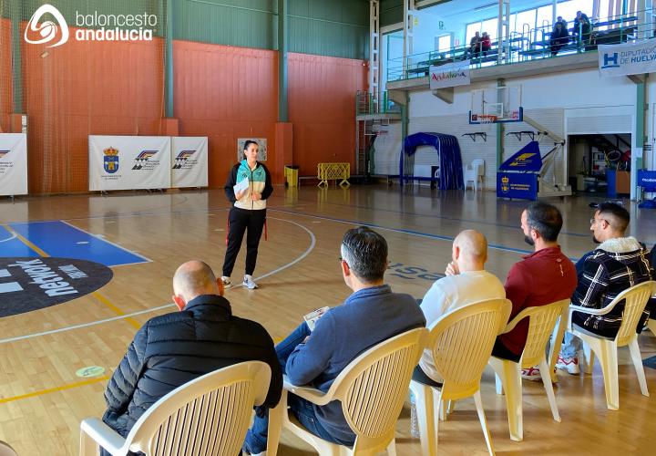 Ya puedes conseguir la nueva pizarra de entrenador de la FAB - - Federación  Andaluza de Baloncesto