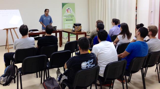 Juan Ramón López en su clase de Táctica