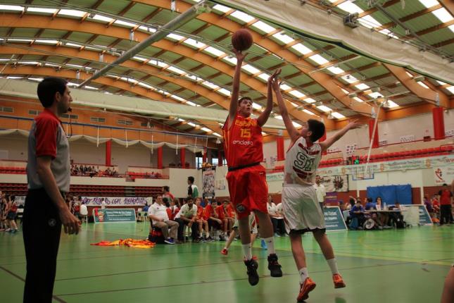 Pablo León con la U13M